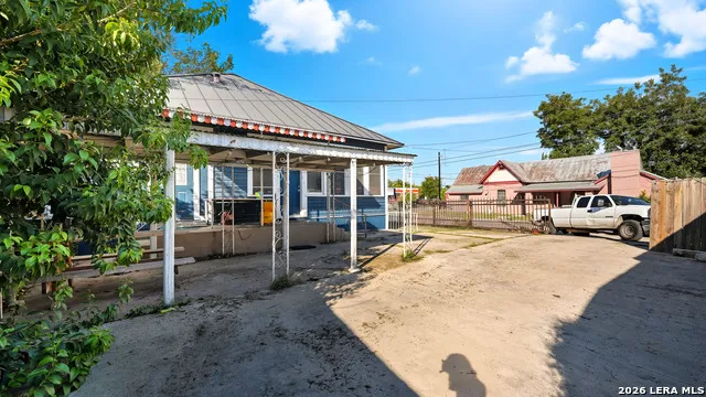 1502 Buena Vista San Antonio, TX 78207