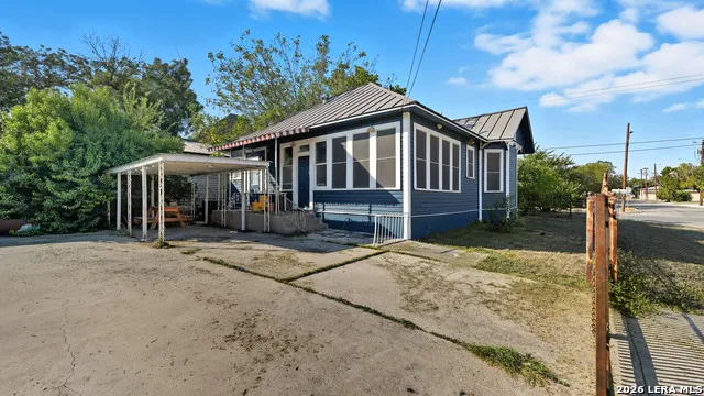 1502 Buena Vista San Antonio, TX 78207