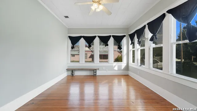 1502 Buena Vista San Antonio, TX 78207