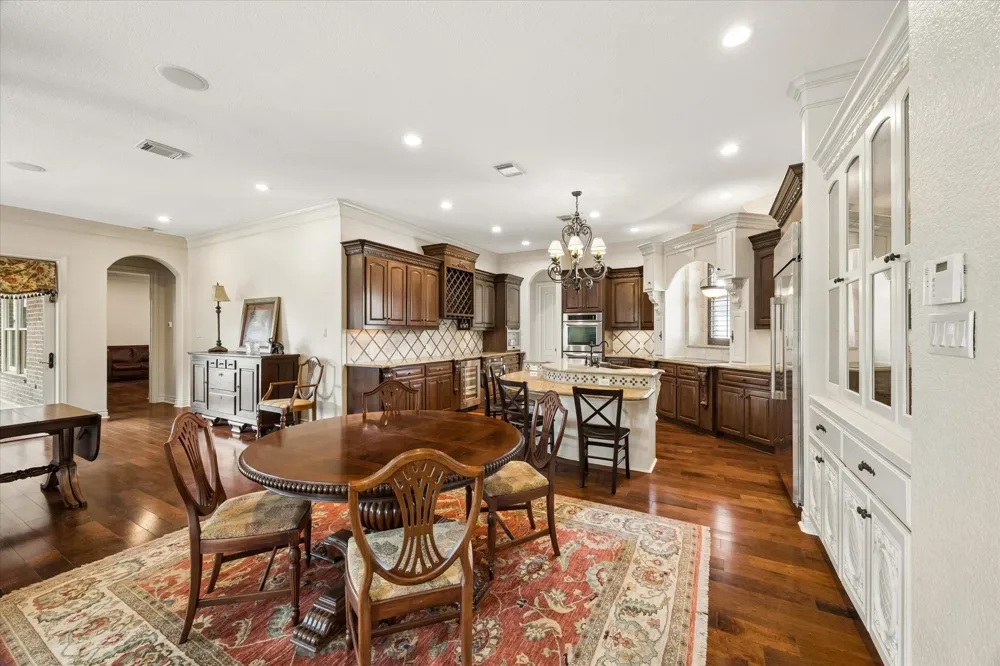 2103 Airline Drive Friendswood, TX 77546
