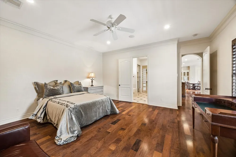 2103 Airline Drive Friendswood, TX 77546