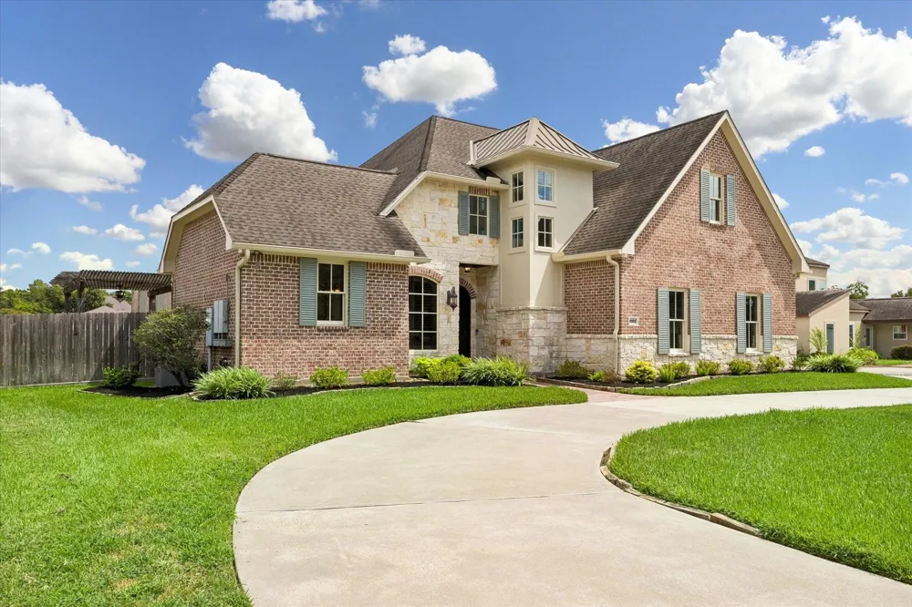 2103 Airline Drive Friendswood, TX 77546