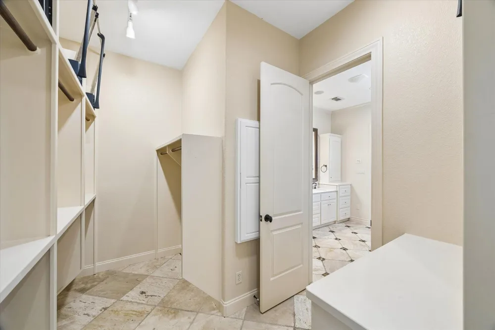 2103 Airline Drive Friendswood, TX 77546