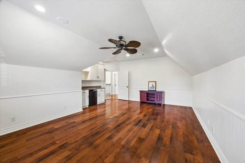 2103 Airline Drive Friendswood, TX 77546
