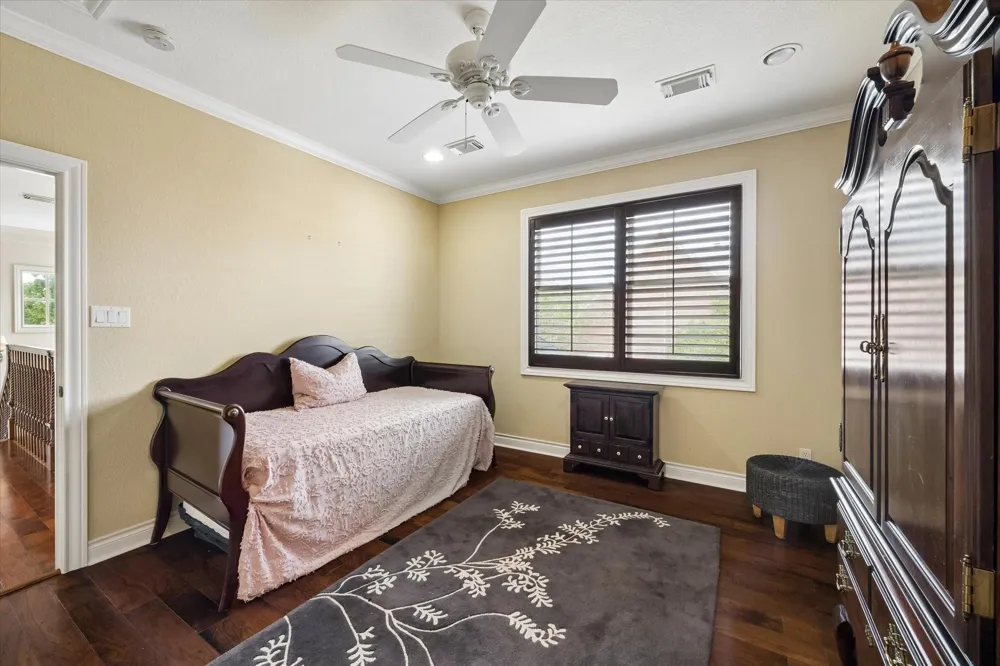 2103 Airline Drive Friendswood, TX 77546
