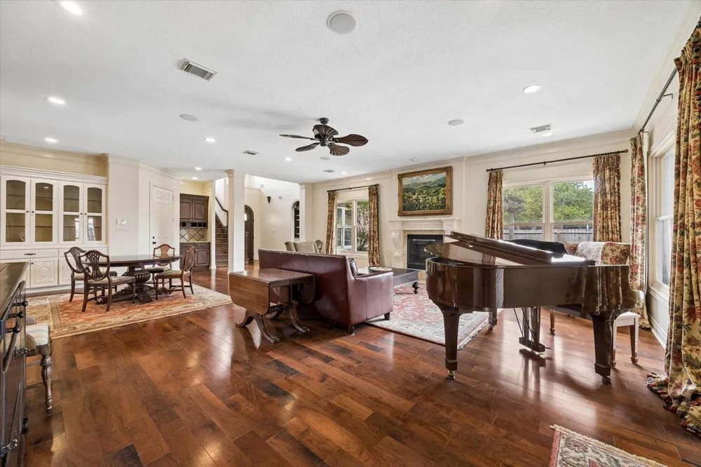 2103 Airline Drive Friendswood, TX 77546