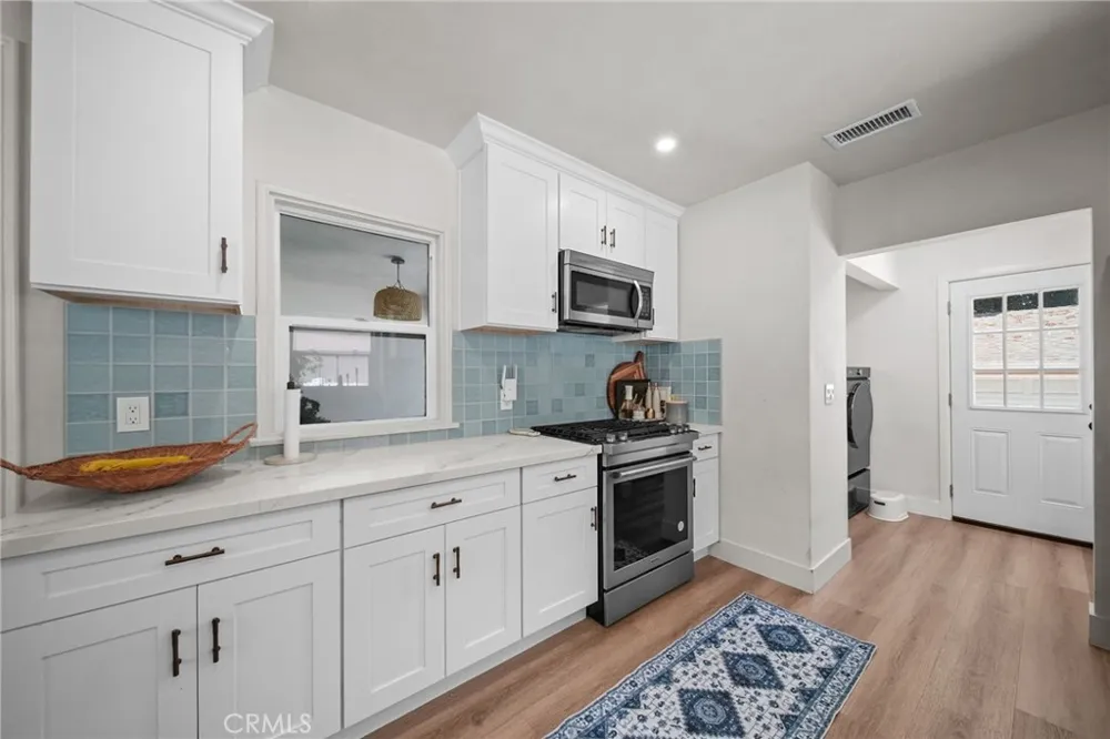 6013 Gregory Whittier, CA 90601
