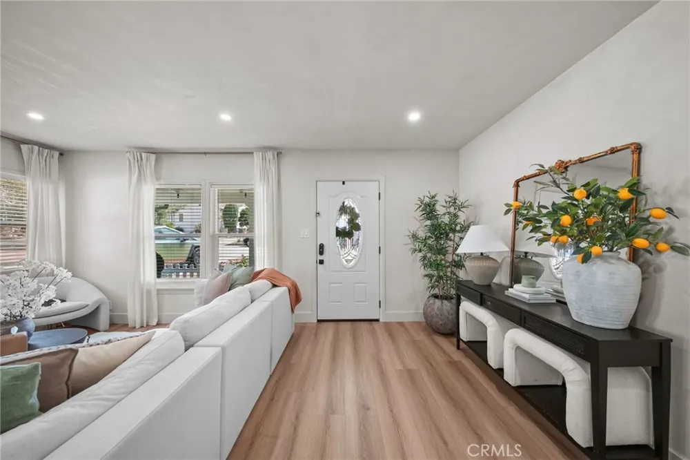 6013 Gregory Whittier, CA 90601