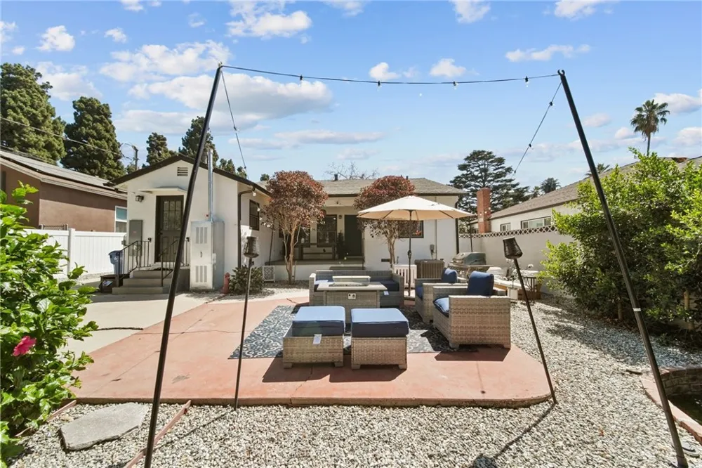 6013 Gregory Whittier, CA 90601