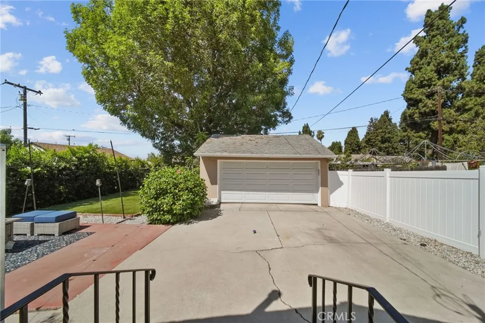 6013 Gregory Whittier, CA 90601