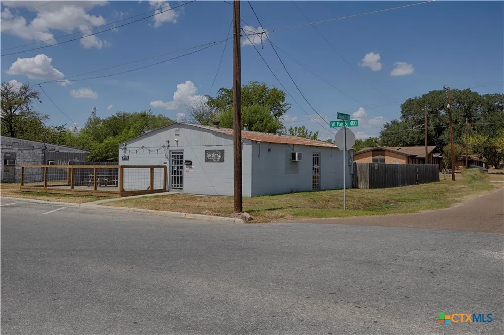 400 W Main Street Cuero, TX 77954