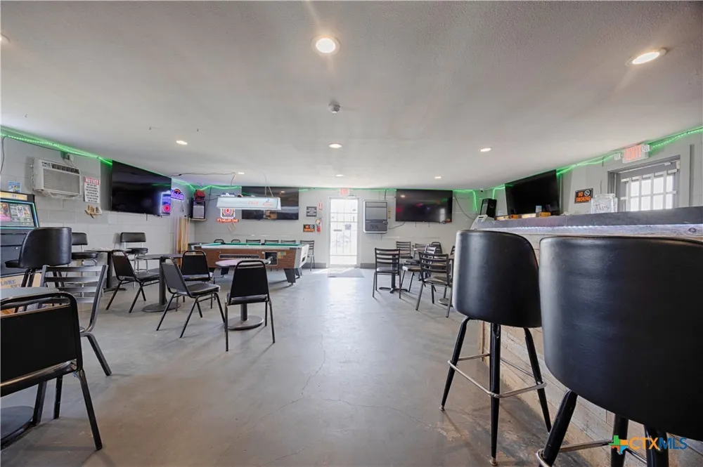 400 W Main Street Cuero, TX 77954