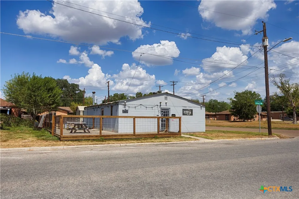 400 W Main Street Cuero, TX 77954