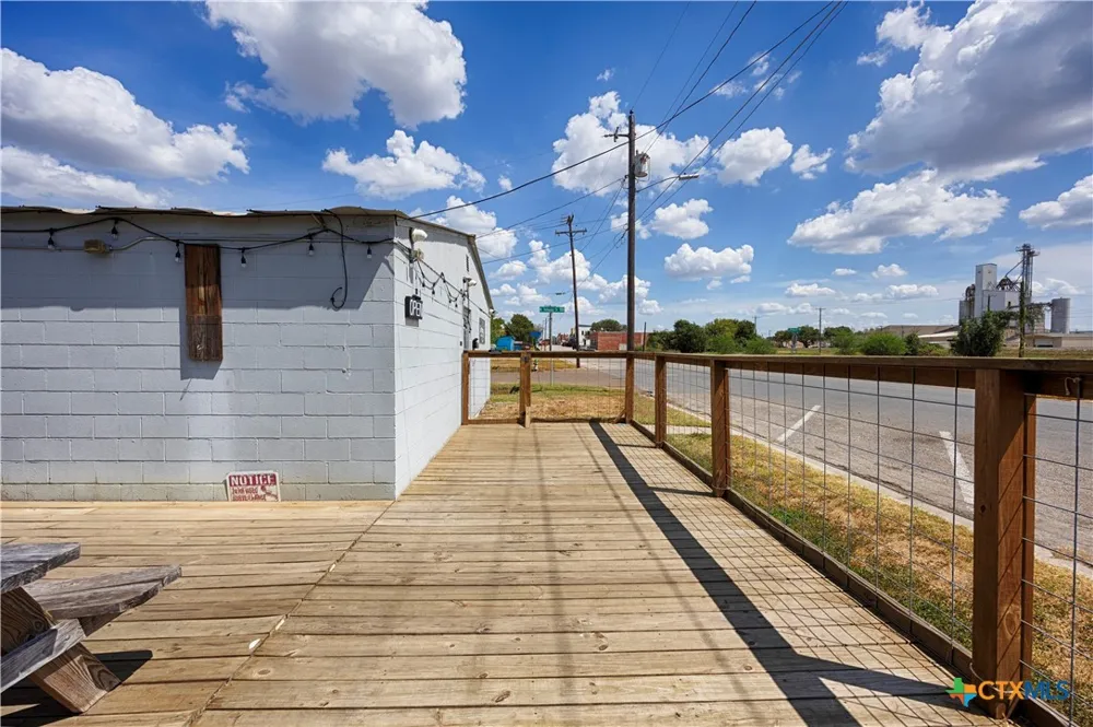 400 W Main Street Cuero, TX 77954