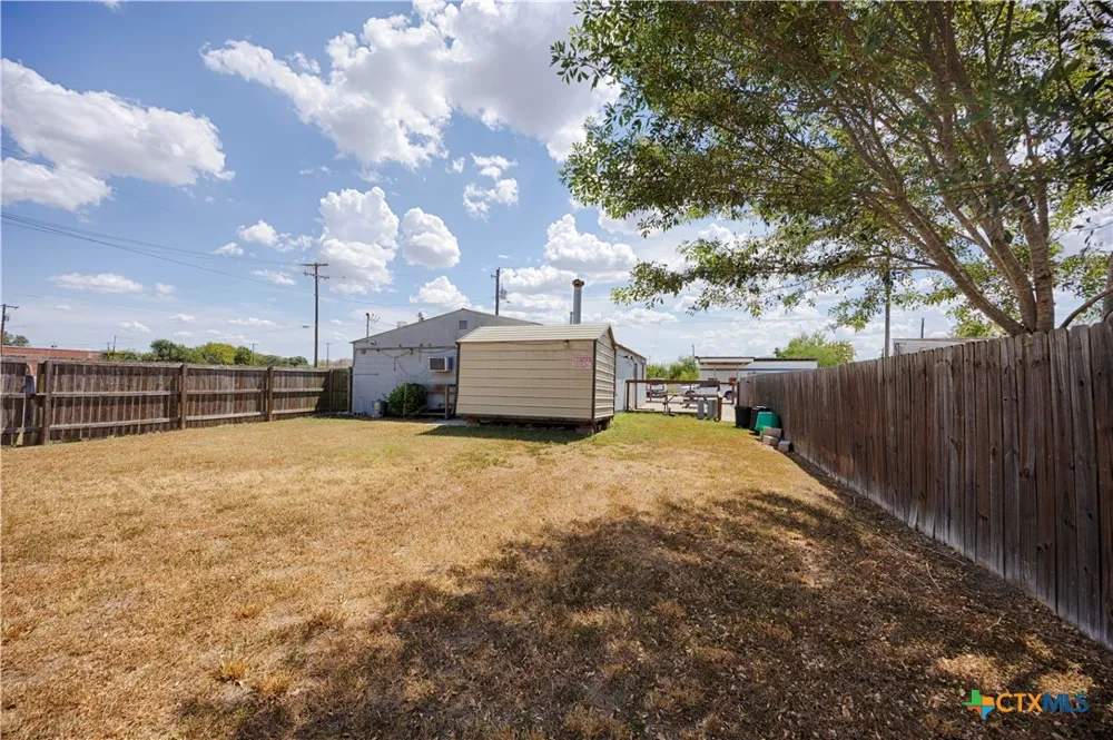400 W Main Street Cuero, TX 77954
