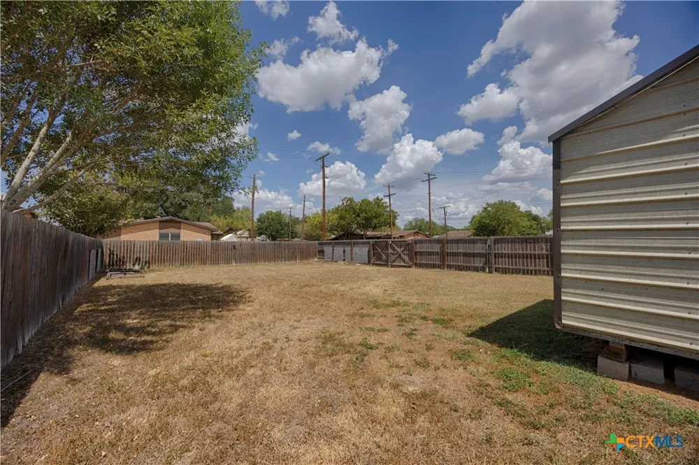 400 W Main Street Cuero, TX 77954