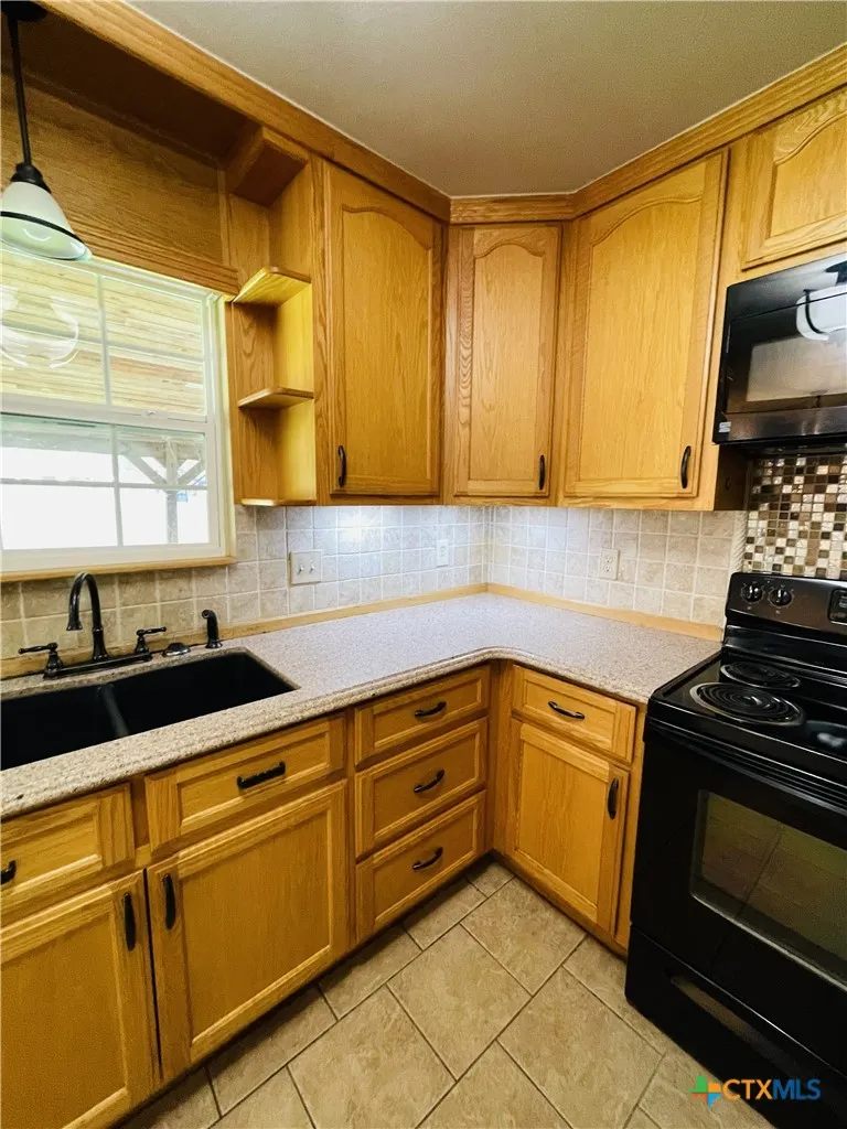 6 Kirkwood Cove New Braunfels, TX 78130