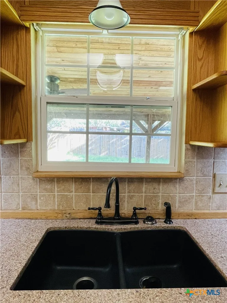 6 Kirkwood Cove New Braunfels, TX 78130