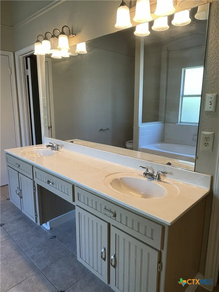 6 Kirkwood Cove New Braunfels, TX 78130