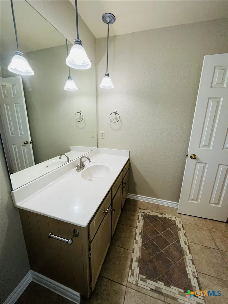 6 Kirkwood Cove New Braunfels, TX 78130