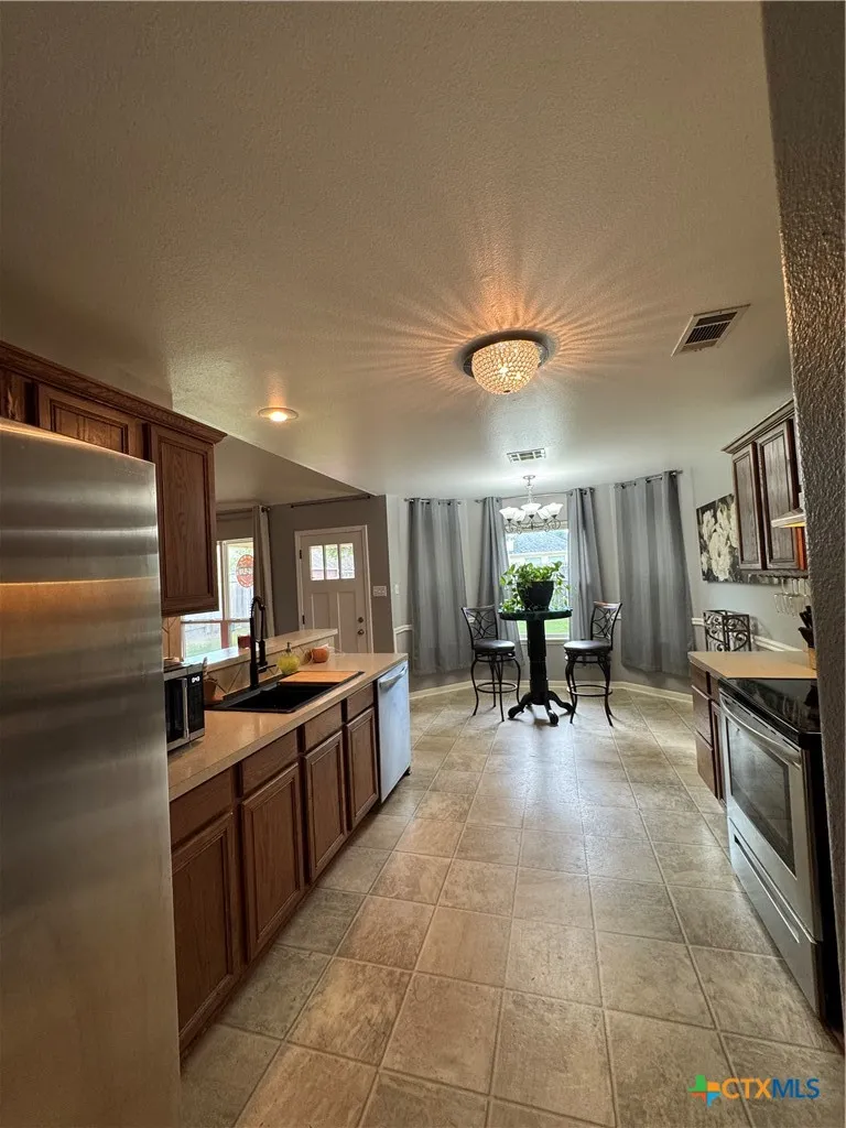 5704 Meadow Wood Drive Temple, TX 76502