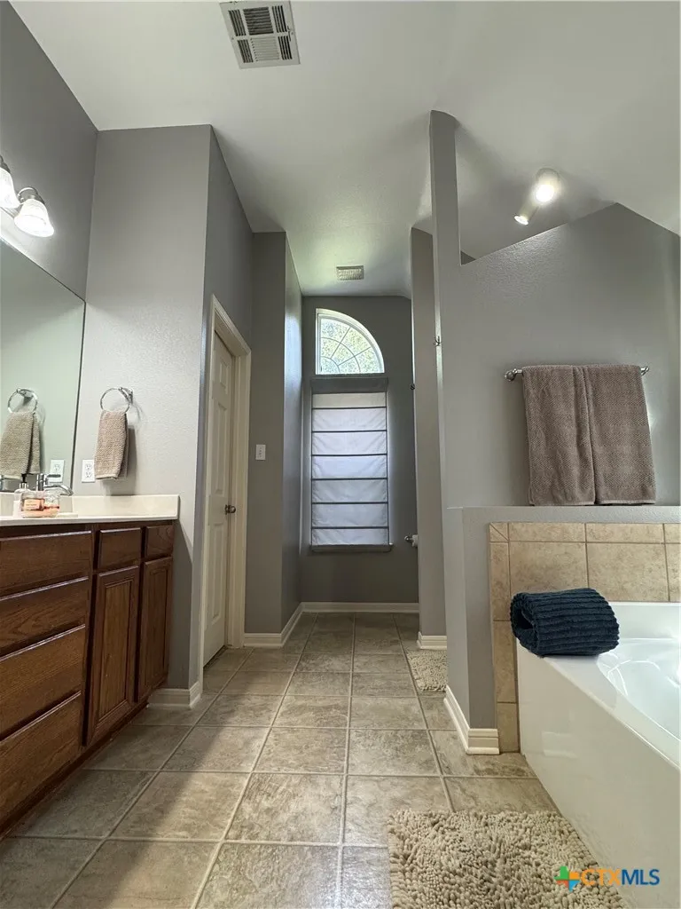 5704 Meadow Wood Drive Temple, TX 76502