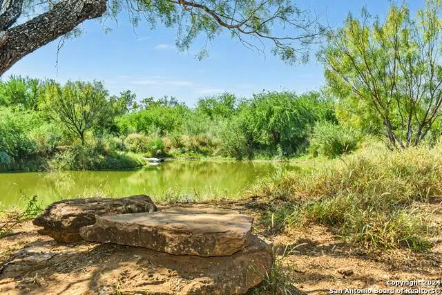 20788 us highway 83 Laredo, TX 78041