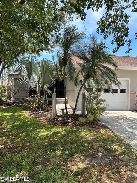 Grande Bayou Court