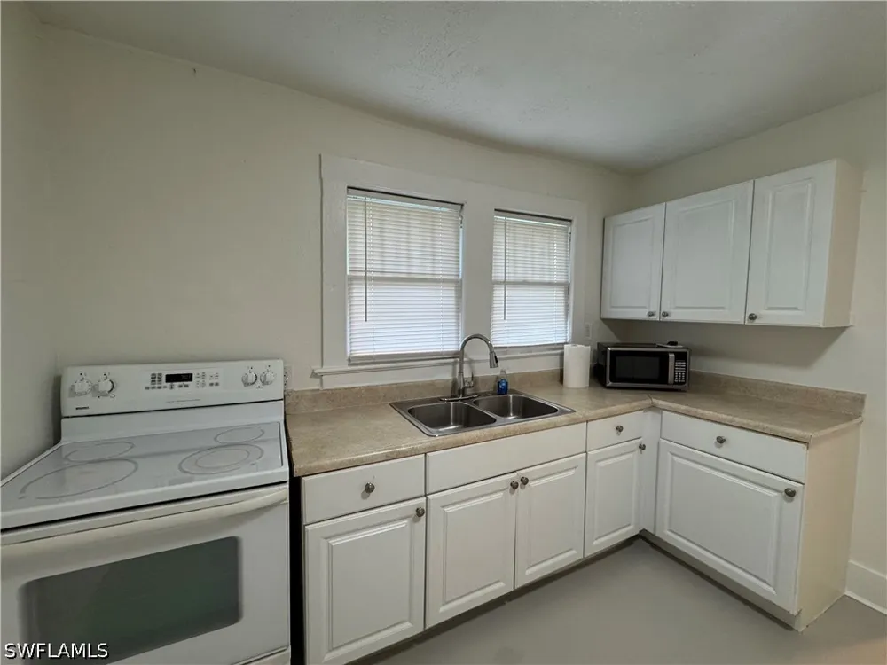 Broadway Fort Myers, FL 33901