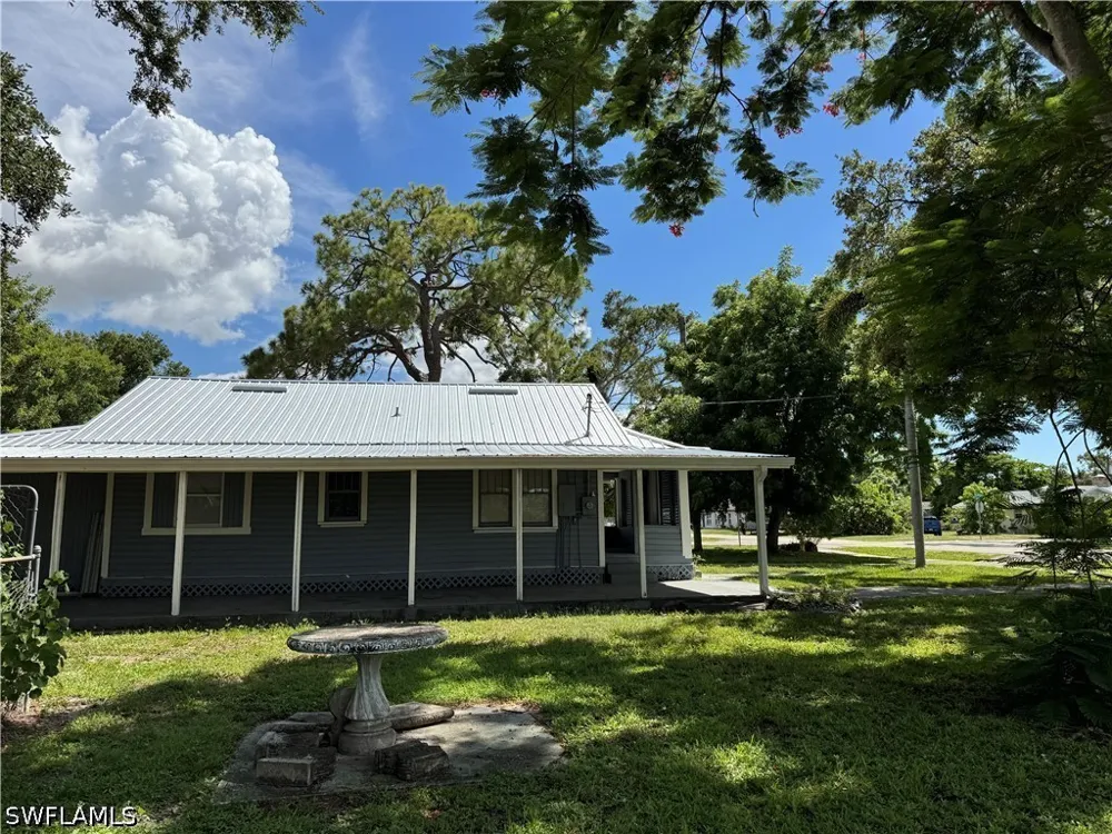 Broadway Fort Myers, FL 33901