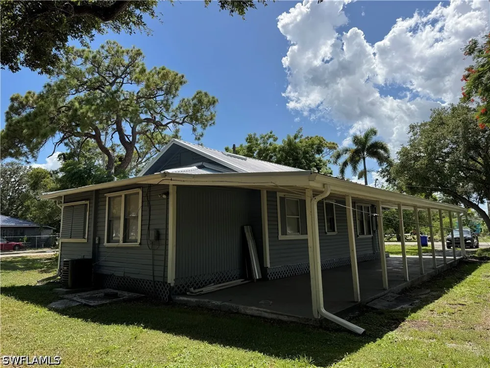 Broadway Fort Myers, FL 33901