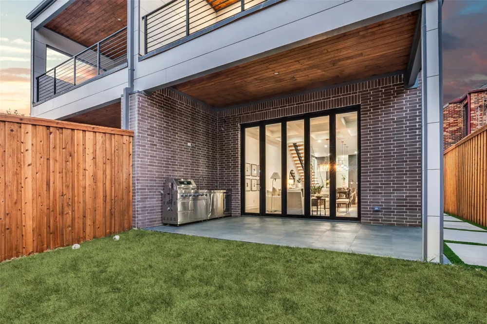 4044 Hawthorne Avenue Dallas, TX 75219