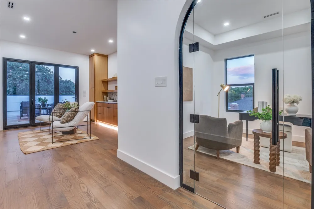 4044 Hawthorne Avenue Dallas, TX 75219