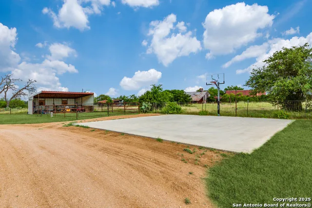121A Bartel Comfort, TX 78013
