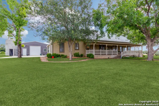 121A Bartel Comfort, TX 78013