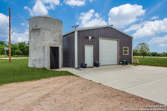 121A Bartel Comfort, TX 78013