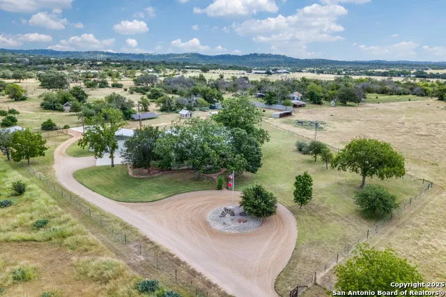 121A Bartel Comfort, TX 78013