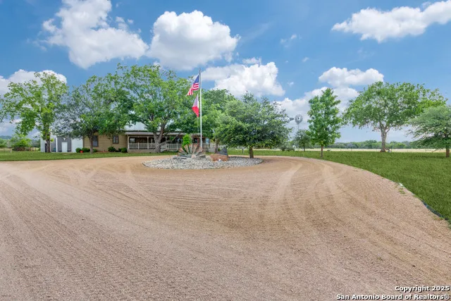 121A Bartel Comfort, TX 78013
