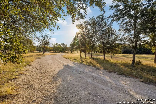 232 Stoneleigh Road Center Point, TX 78010