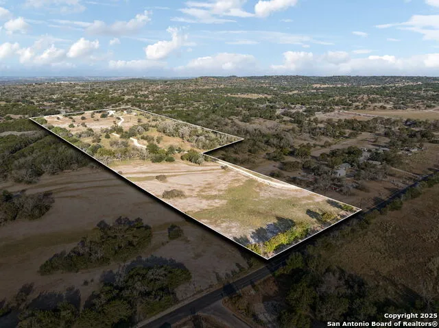 232 Stoneleigh Road Center Point, TX 78010