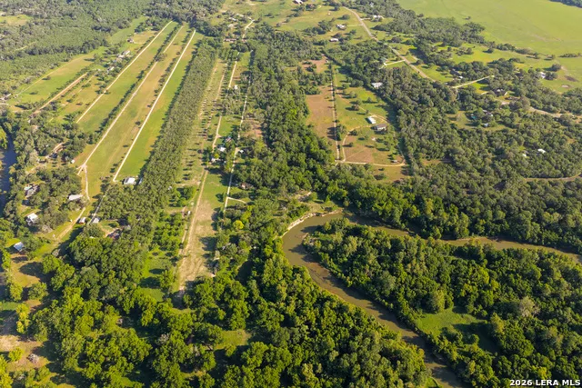 279 FERMIN LN Seguin, TX 78155