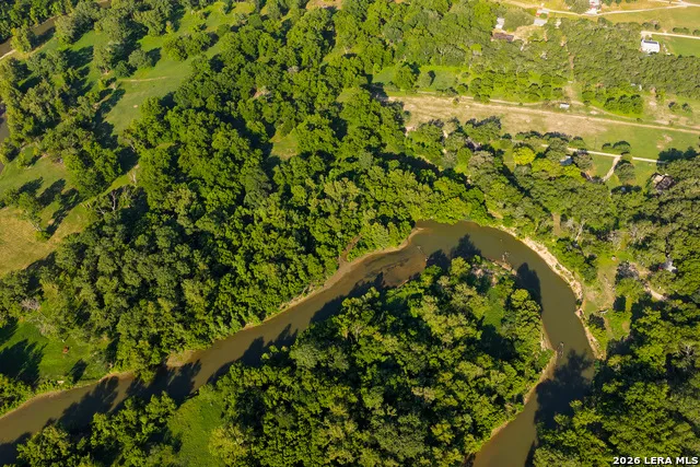 279 FERMIN LN Seguin, TX 78155