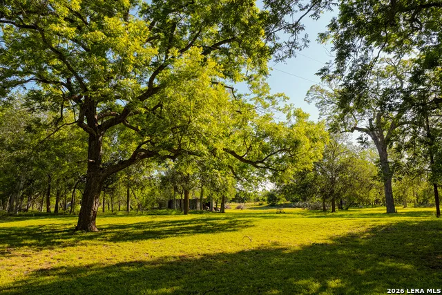 279 FERMIN LN Seguin, TX 78155