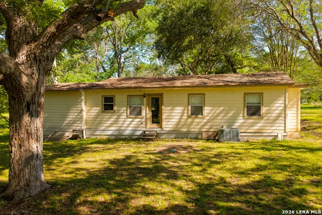 279 FERMIN LN Seguin, TX 78155
