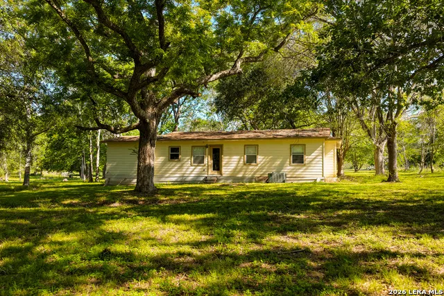 279 FERMIN LN Seguin, TX 78155