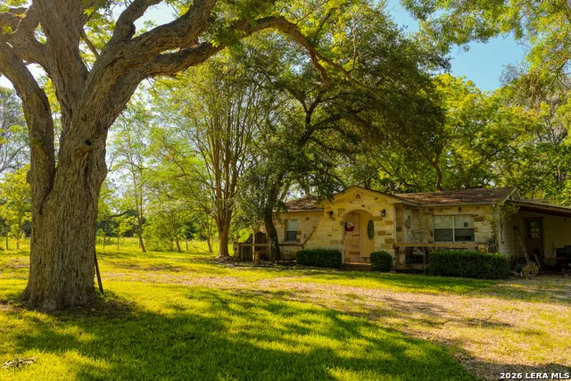 279 FERMIN LN Seguin, TX 78155