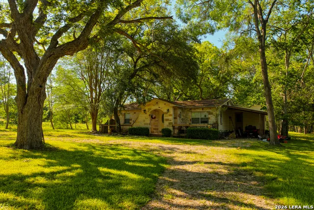279 FERMIN LN Seguin, TX 78155