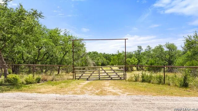 1984 N Grape Creek Road Fredericksburg, TX 78624