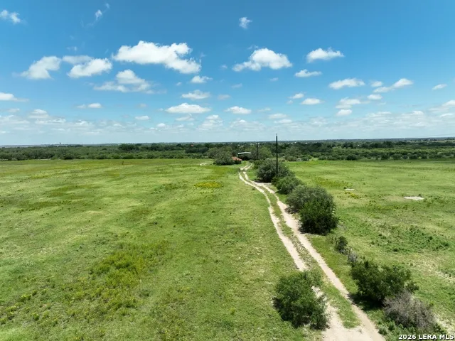 13407 Fm 1346 St.Hedwig, TX 78152