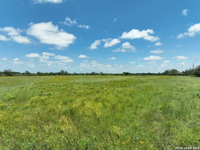 13407 Fm 1346 St.Hedwig, TX 78152